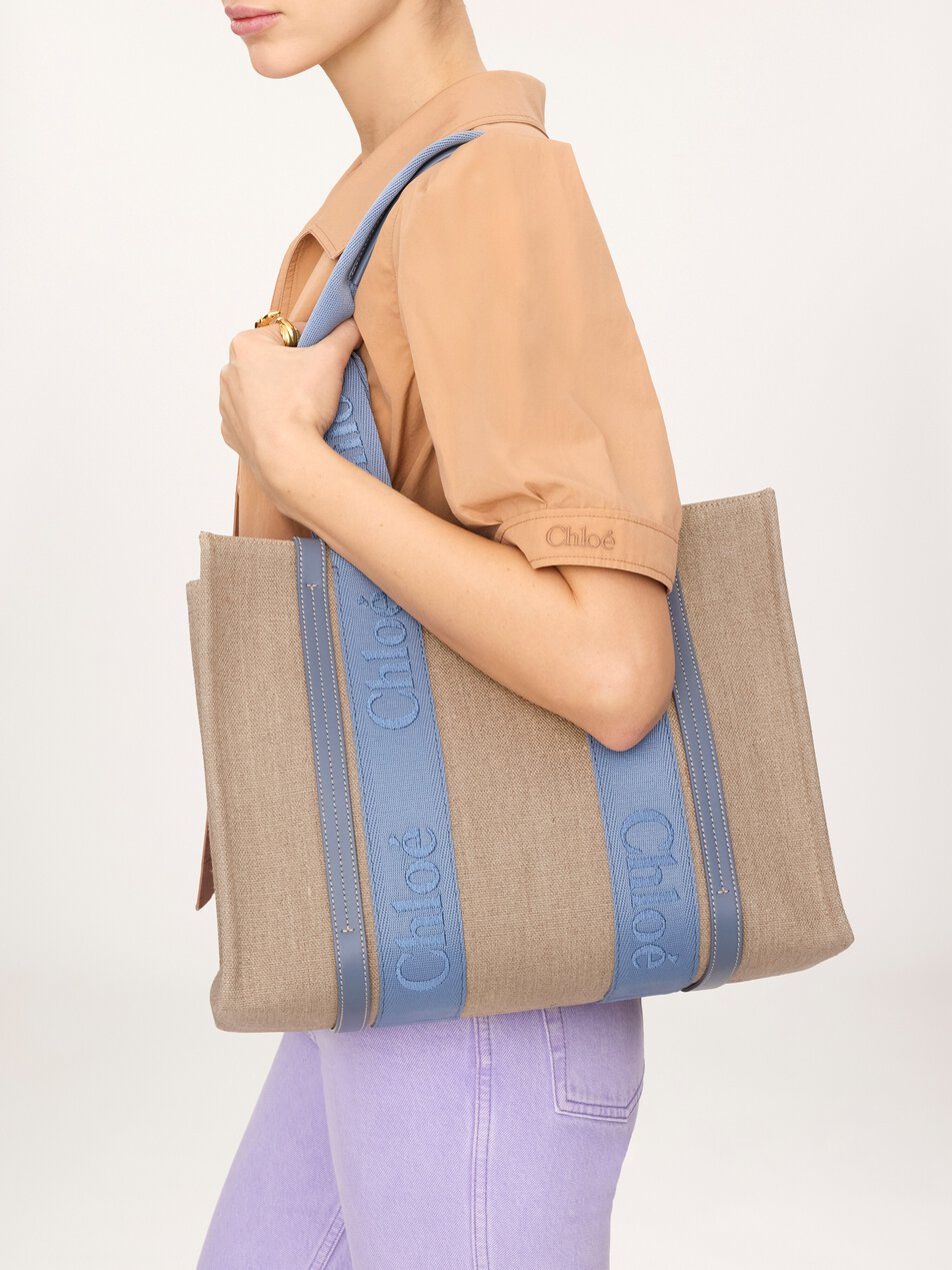 CHLOE Woody tote bag in linen Ashes Blue