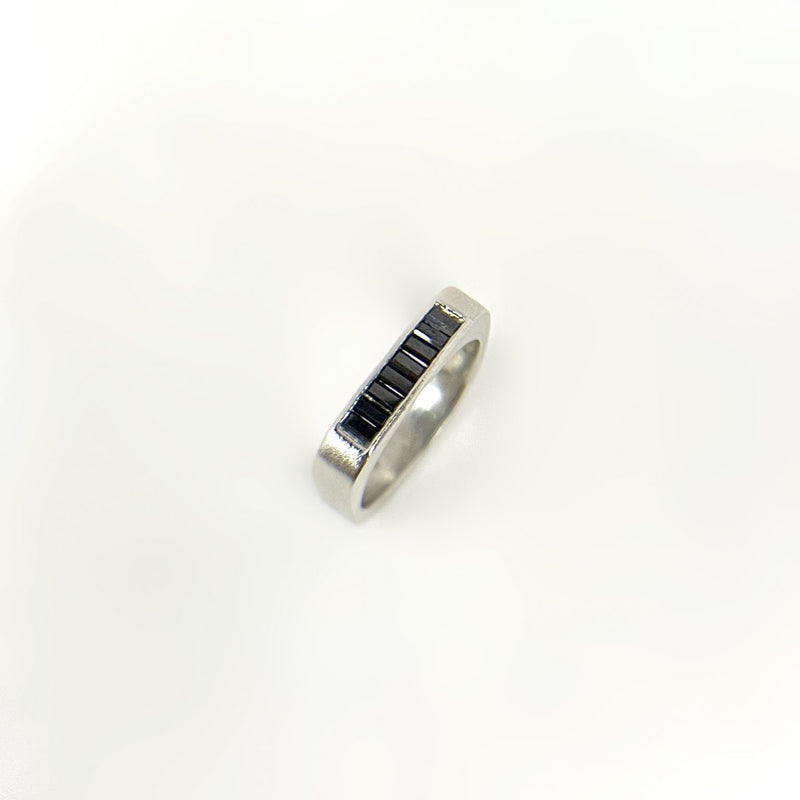 BAGUETTE BEAM (BLACK) | THE NOBLE SCULPTOR | Streetwear Ring by Crepdog Crew