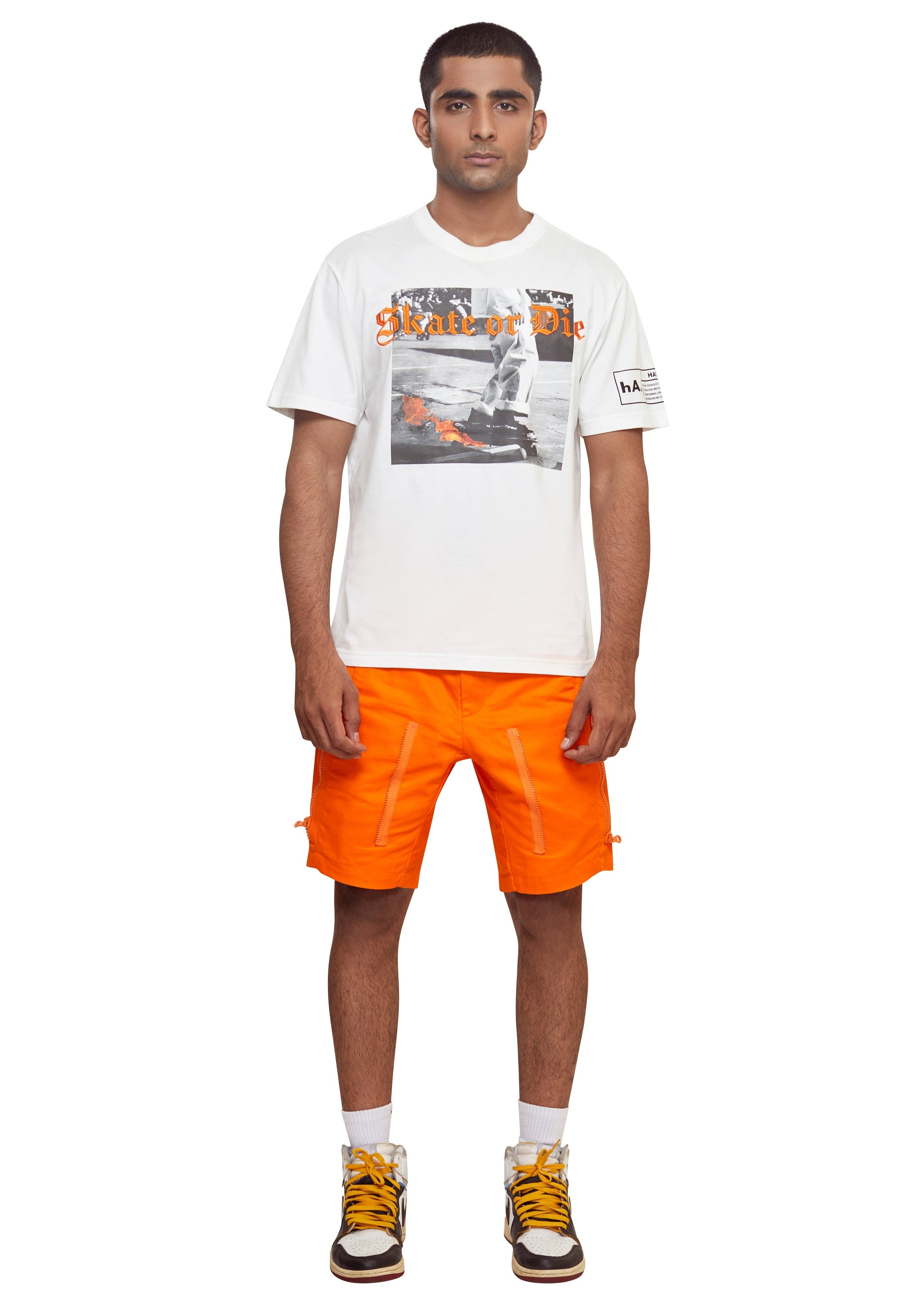 Off-white Cotton "Skate or Die" graphic printed and embroidered T-Shirt from the brand Haculla