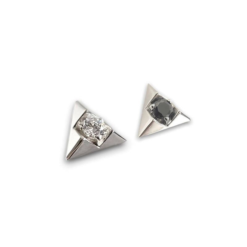 INCENTER STUD | THE NOBLE SCULPTOR | Streetwear Earrings by Crepdog Crew